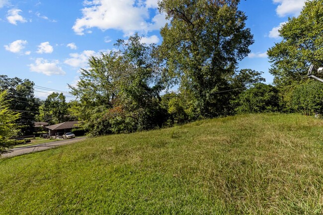 Building Photo - Newly renovated 3 bedroom, 1 bath home