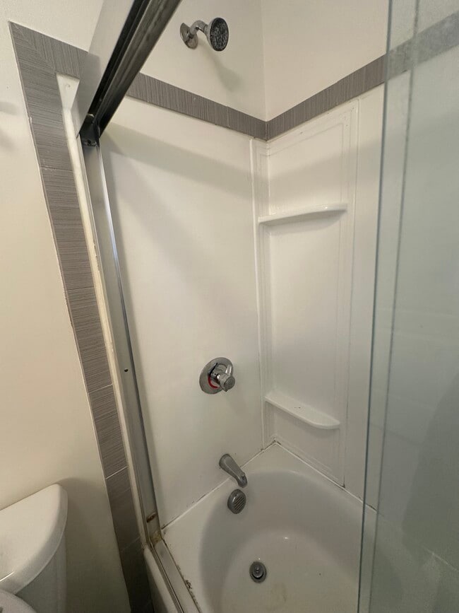 Building Photo - 166 W Washington Ave