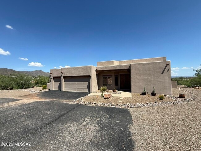 Building Photo - 4440 W Mountain Side Dr