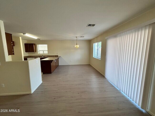 Building Photo - 42406 W Sunland Dr