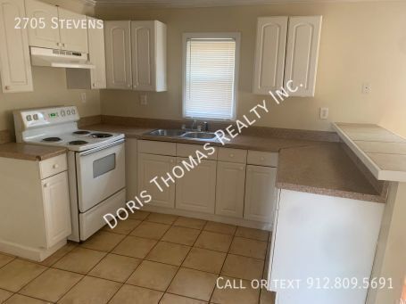 Building Photo - 2705 Stevens St