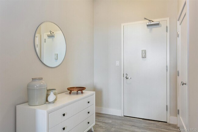 Building Photo - 70 Ashburton Ave