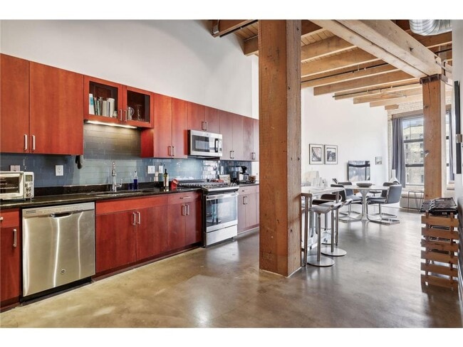 Building Photo - 404 N Washington Ave