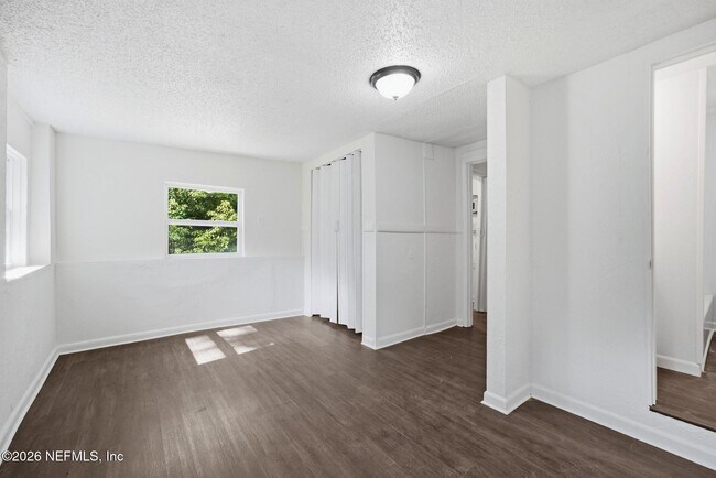 Building Photo - 5846 Abelia Rd