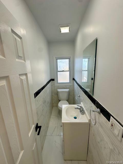 Building Photo - 661 E Olive St