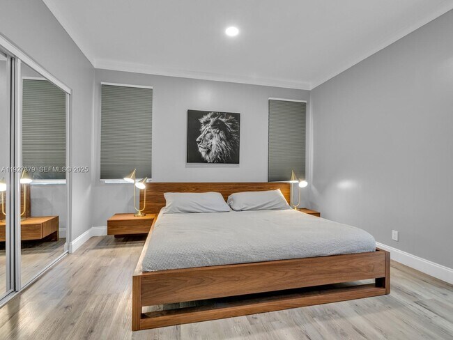 Building Photo - 933 Falling Water Rd