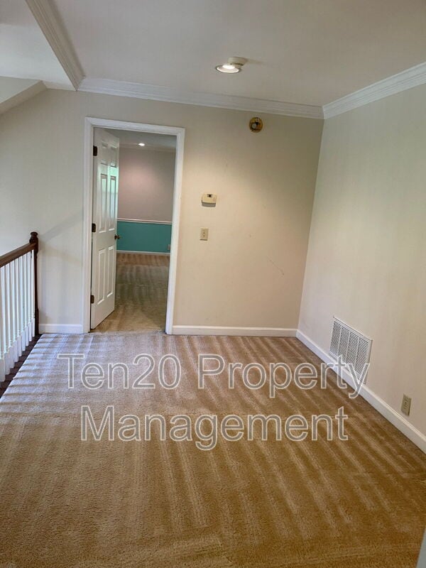 Building Photo - 1544 Glencoe Dr