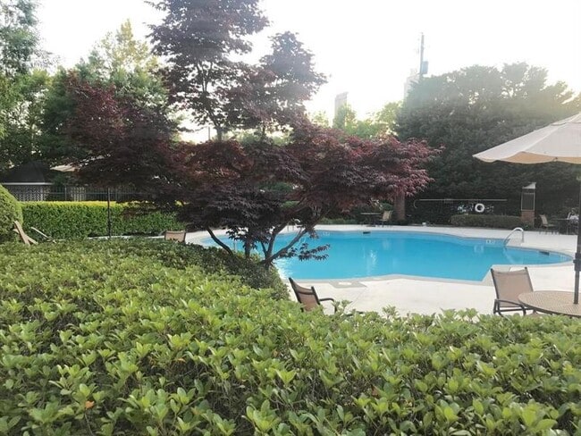 Building Photo - 375 North Highland Avenue Northeast