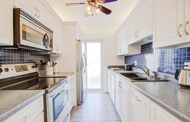 Building Photo - 3100 S Ocean Blvd