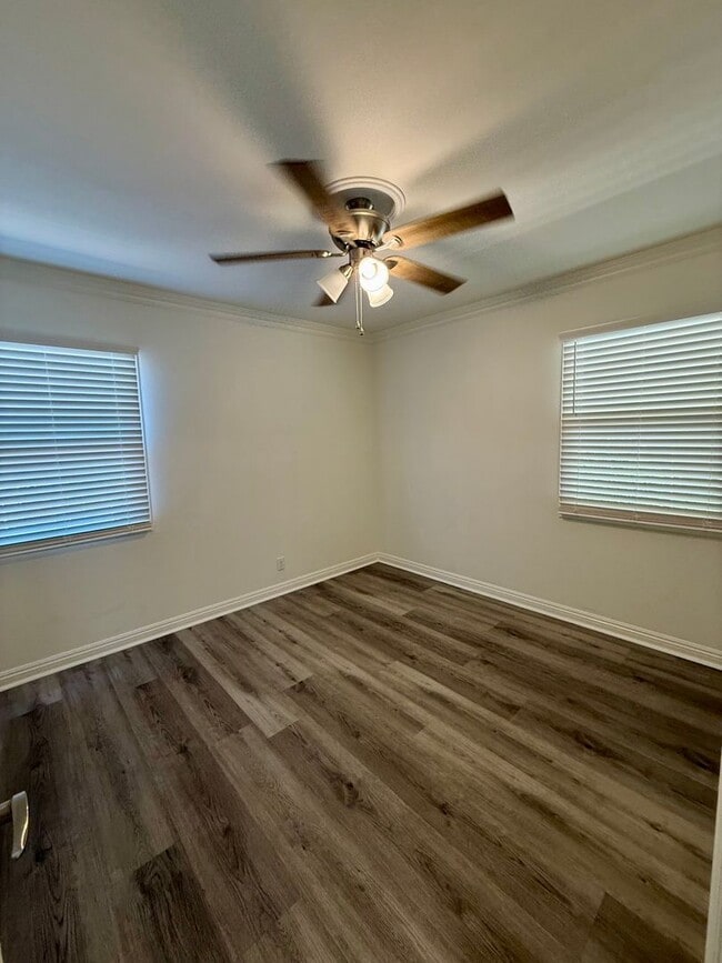 Building Photo - Beautiful 3 bedroom 1 bath home