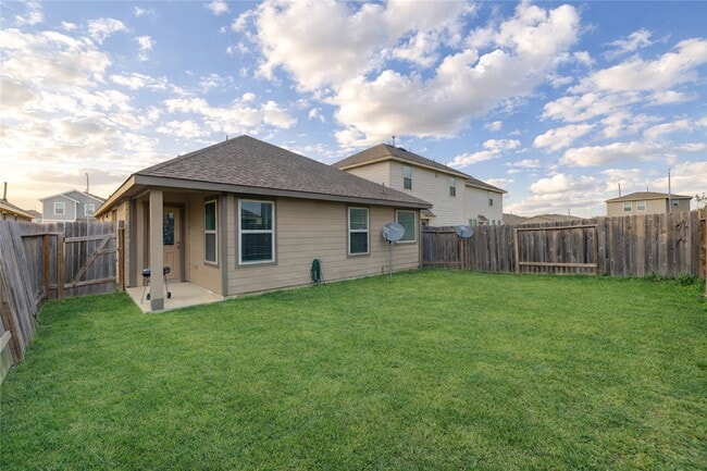 Building Photo - 5914 Dry Brush Pl