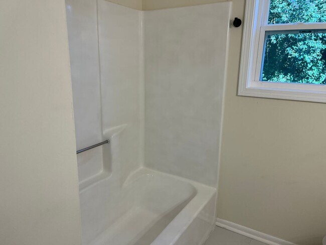 Building Photo - 3873 Fairmont Ave