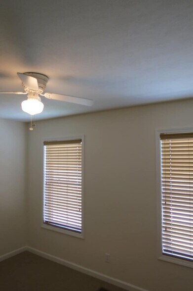 Building Photo - 1117 Umber Dr