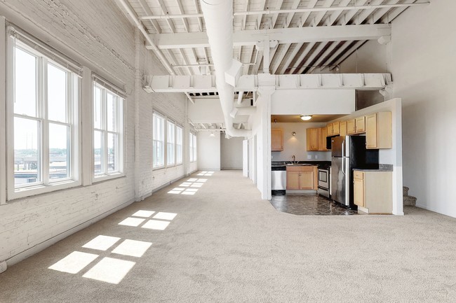 Building Photo - L15 Lofts