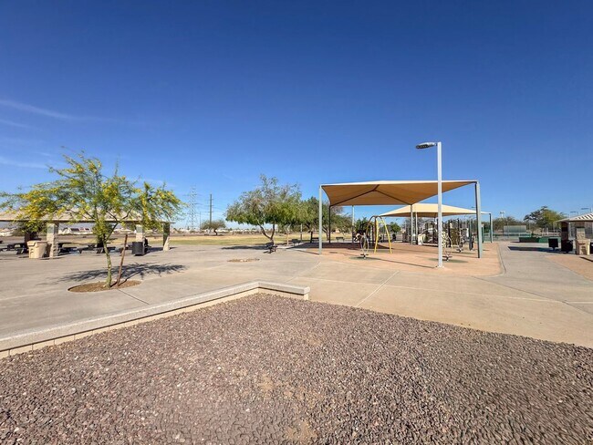 Building Photo - 4Bed/2Bath Furnished Home w/3 Car Garage! Move-In Ready on 05/28/2026! -- RV GATE!