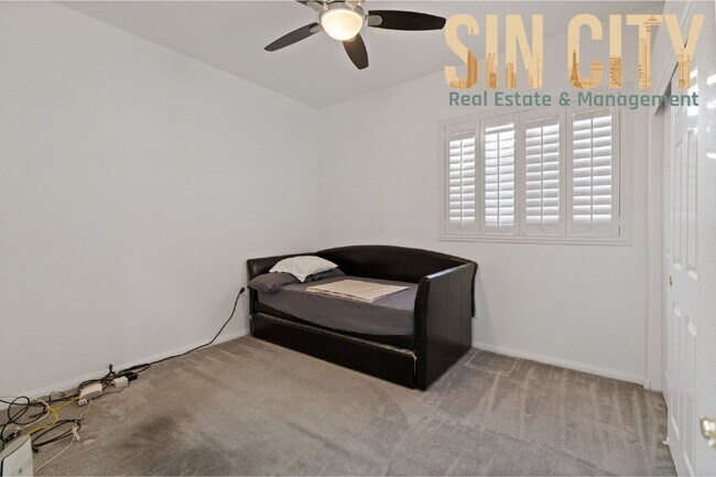 Building Photo - 497 Fiddlehead Ave