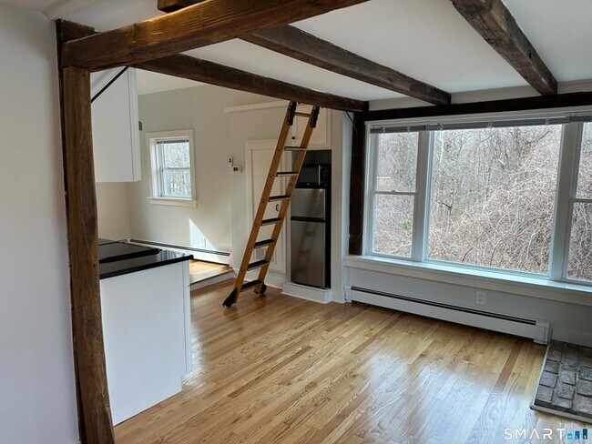 Building Photo - 20 Cannondale Rd