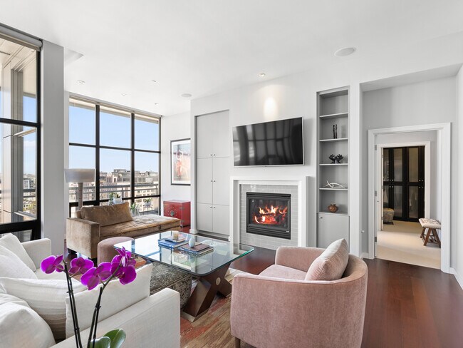 Building Photo - 1025 NW Couch St