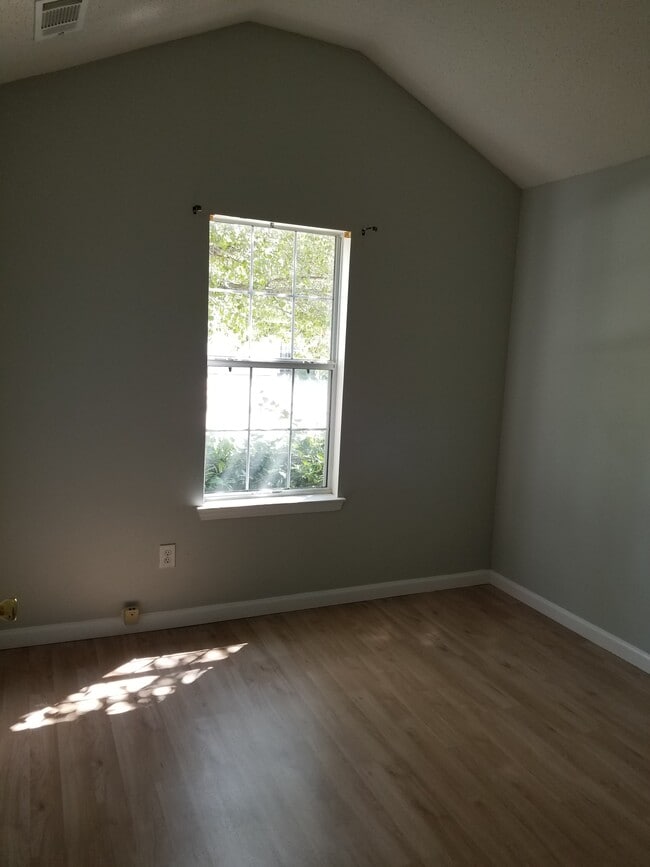 Building Photo - 2666 Rambling Way