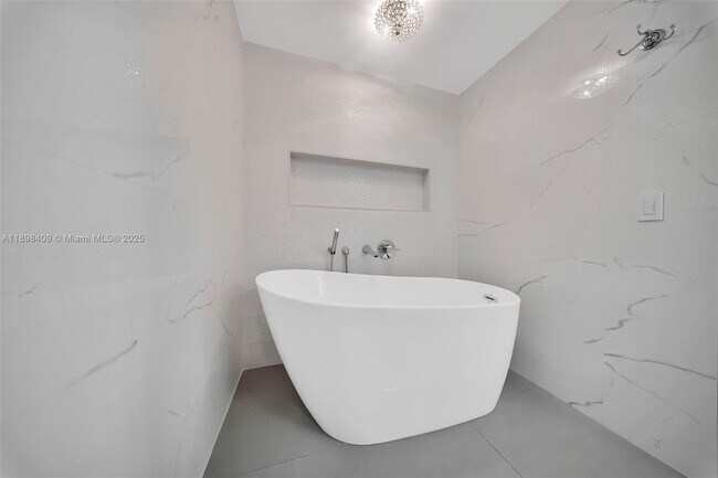 Building Photo - 20 Calabria Ave