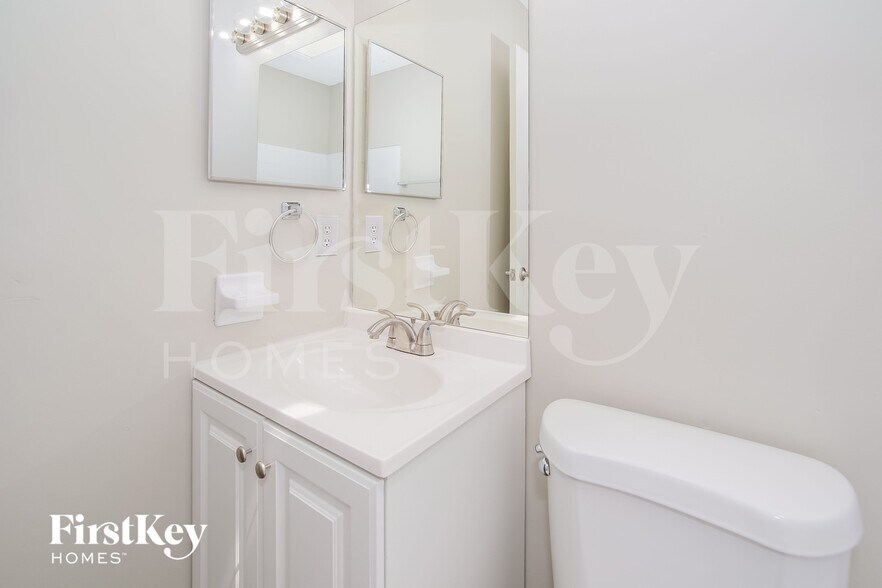 Building Photo - 156 Foxridge Rd