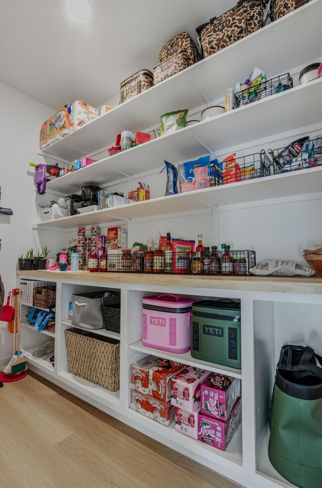 Building Photo - 704 Angels Rst Wy