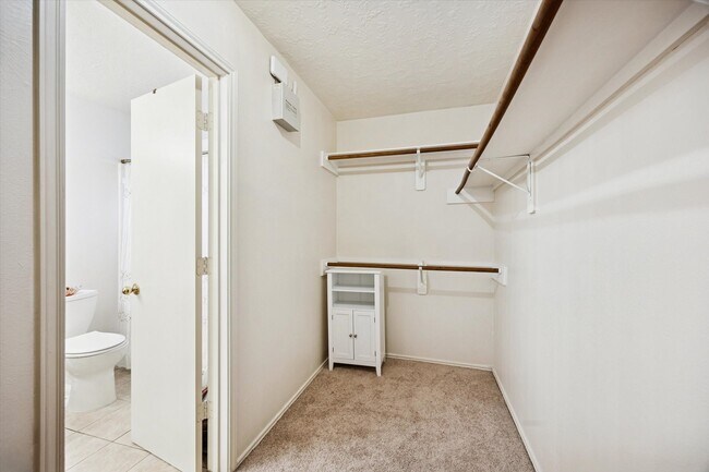 Building Photo - 8807 Sage Pl Dr