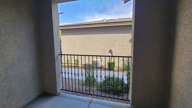 Building Photo - 3 Bedroom 2.5 Bath Townhouse