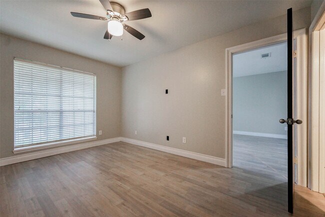 Building Photo - 845 Wax Myrtle Ln