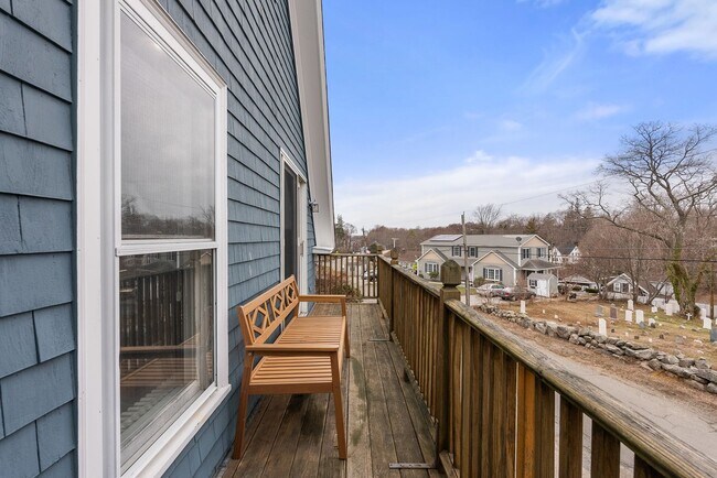Building Photo - Winter Rental:  Helena House - Utilities Included & Dog-friendly!