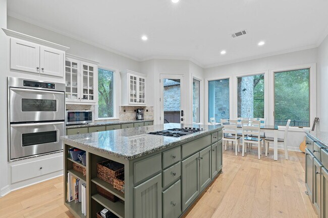 Building Photo - 6636 Dogwood Creek Dr