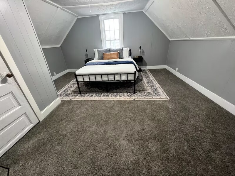 Building Photo - 1215 Eagle St