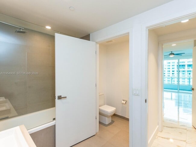 Building Photo - 1080 Brickell Ave