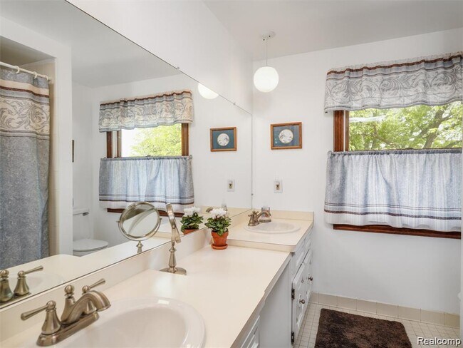 Building Photo - 5057 Prentis Dr