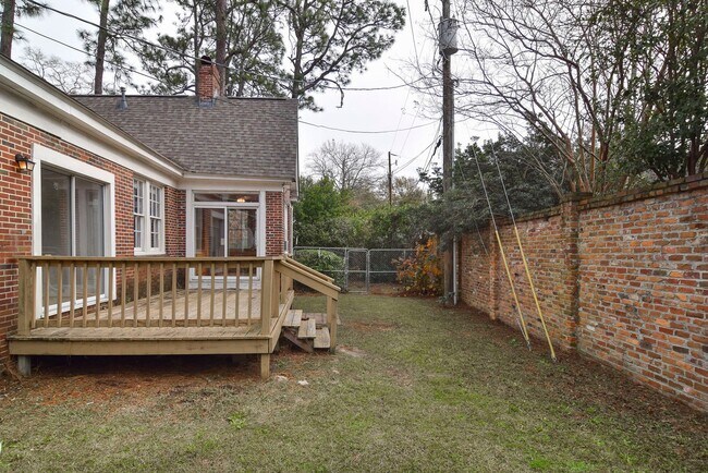 Building Photo - Charming 3 Bedroom Home in Desirable Heath...