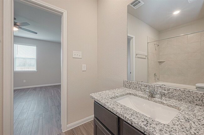 Building Photo - 4923 Luke Matthew Dr