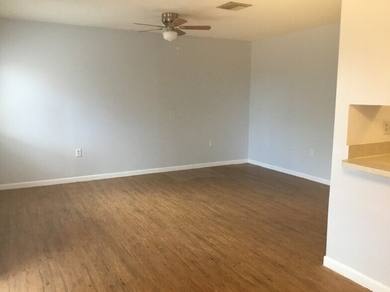 Building Photo - 292 San Juan Cir