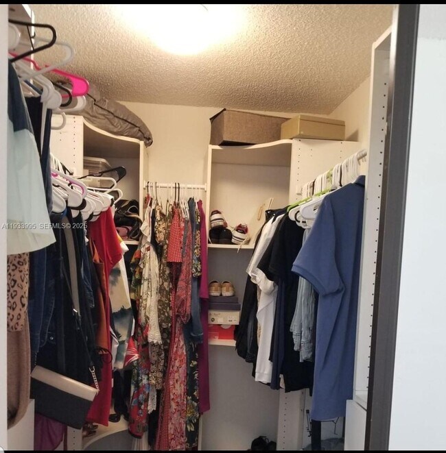 Building Photo - 9535 SW 148th Ave Cir E