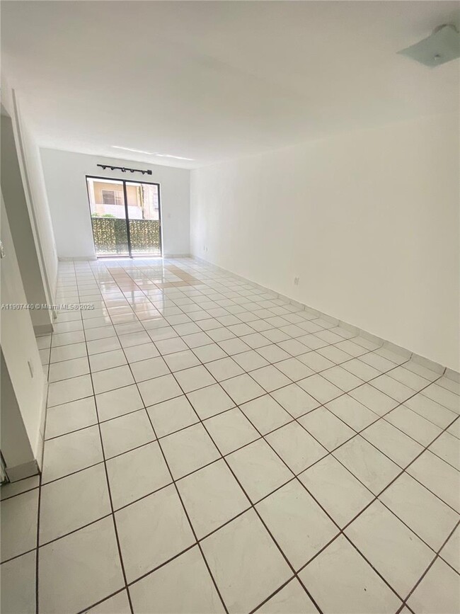 Building Photo - 605 NW 72nd Ave