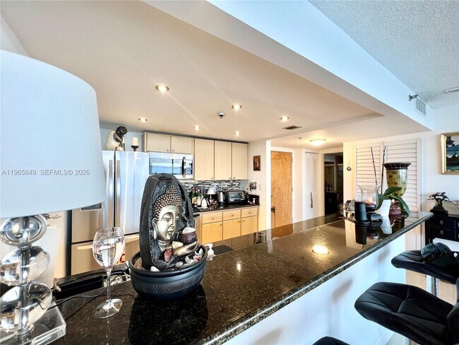 Building Photo - 7601 E Treasure Dr