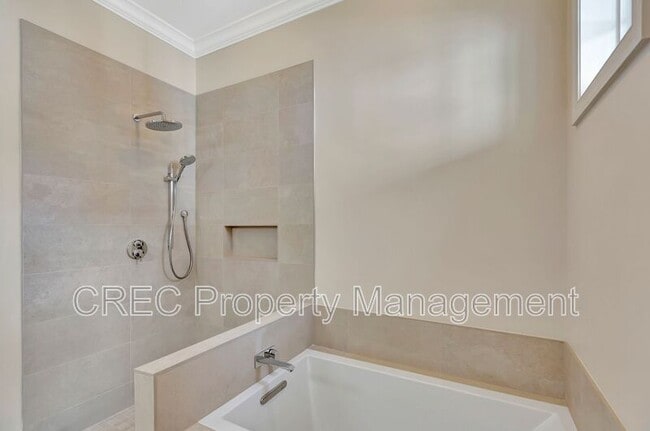 Building Photo - 1705 Doldridge St