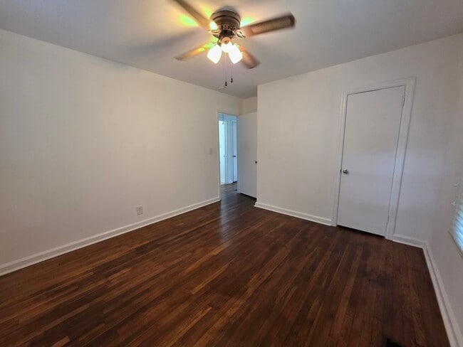 Building Photo - 540 Church Rd SE