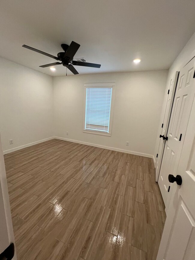 Building Photo - CLEARWATER - NORTH ST DUPLEX