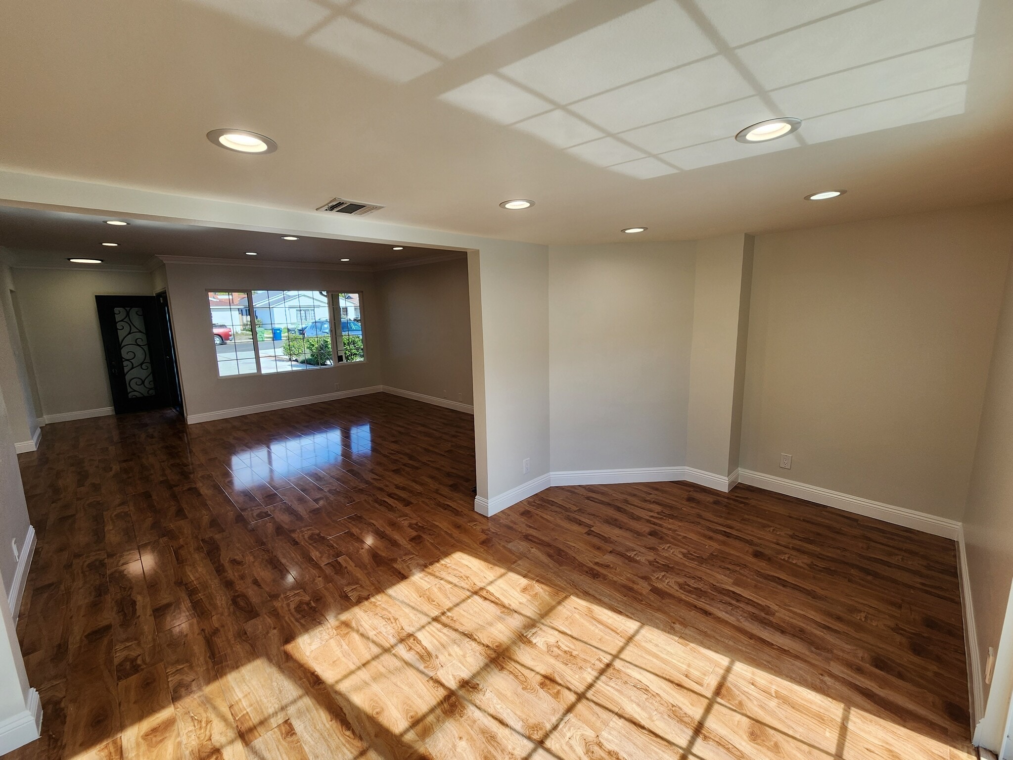 Building Photo - 13132 Hartland St