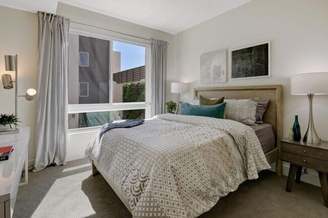 Building Photo - 345 E McKinley Ave