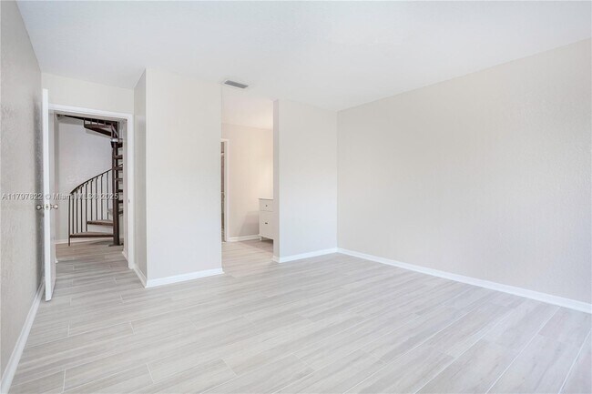 Building Photo - 617 Woodgate Ln