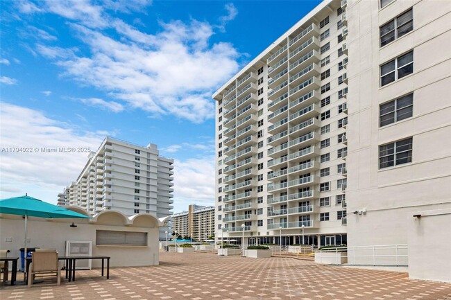 Building Photo - 5701 Collins Ave