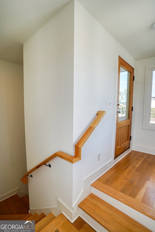 Building Photo - 157 Ravenhurst Ln