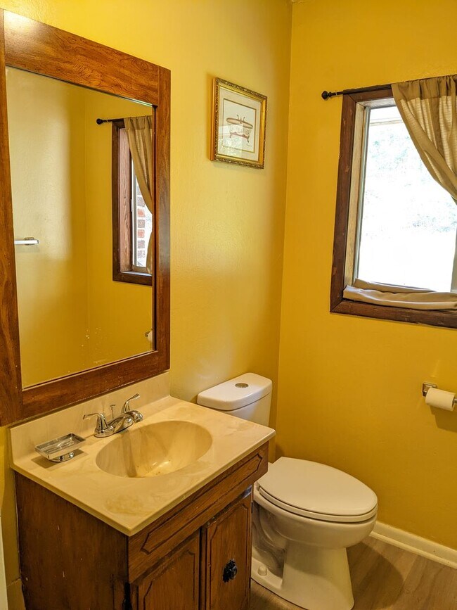 Building Photo - 163 Old Norton Rd