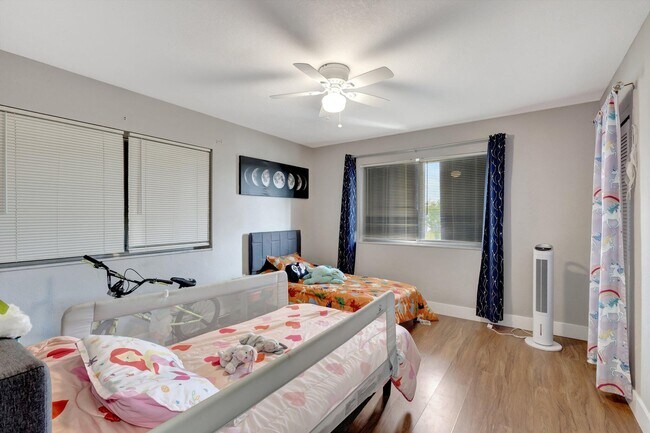 Building Photo - 2110 Sherwood Forest Blvd